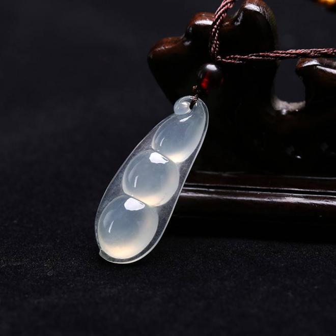 真假冰种翡翠的辨别技巧 冰种翡翠的特征有哪些 