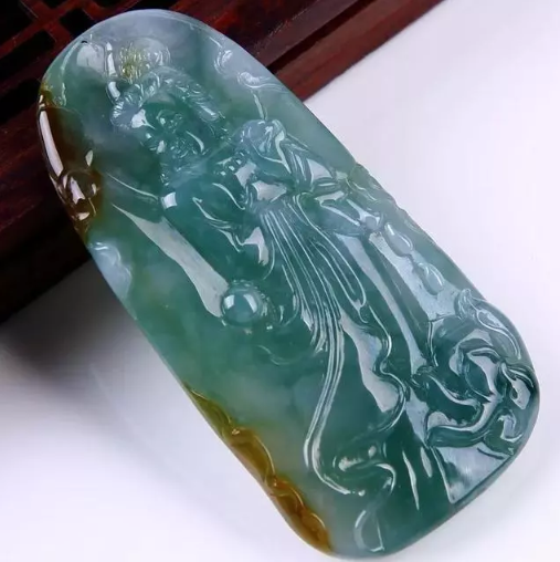 蓝水料翡翠怎么样 蓝水料翡翠价格   第2张