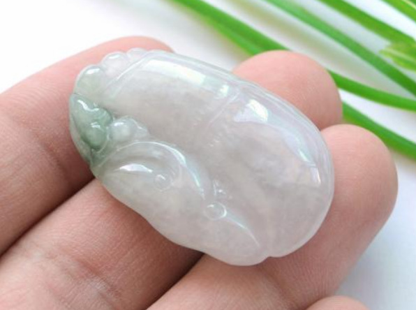 糯冰种翡翠图片 糯冰种翡翠吊坠多少钱一个   第2张