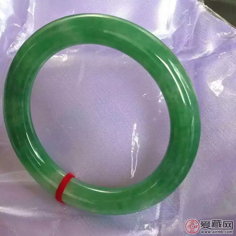 冰种翡翠应该如何保养，注意这几点就行了 