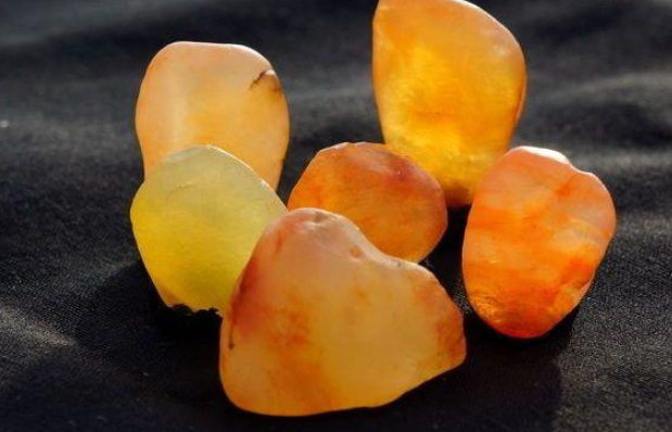 普通金丝玉价格 什么样的金丝玉好   第2张