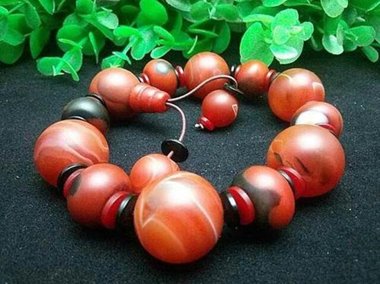 女人带玛瑙有什么好处 玛瑙佩戴的作用 第2张