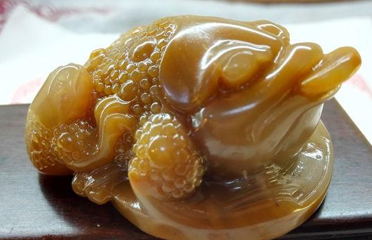 《母子金蟾》告诉你顽石雕与不雕有什么区别   第6张