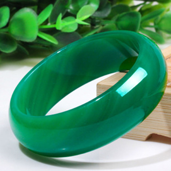 玛瑙和翡翠哪个更好 玛瑙和翡翠图片介绍   第2张