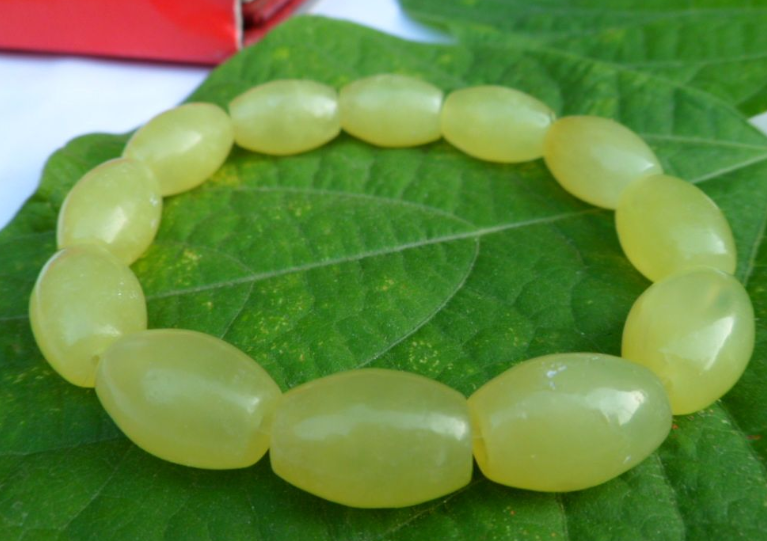 岫玉与和田玉的区别 这些区别要点赶紧记下   第1张