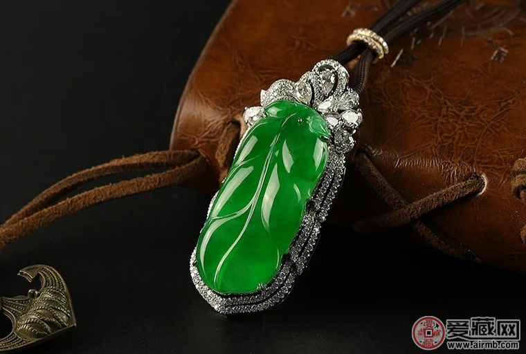 翡翠镶嵌好吗？镶嵌的翡翠都是为遮暇吗 