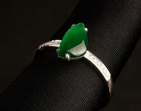 女士翡翠戒指价格 女士翡翠戒指价格及款式挑选   第1张