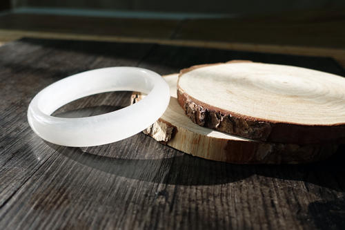 白色金丝玉 白色金丝玉如何鉴别方法   第2张