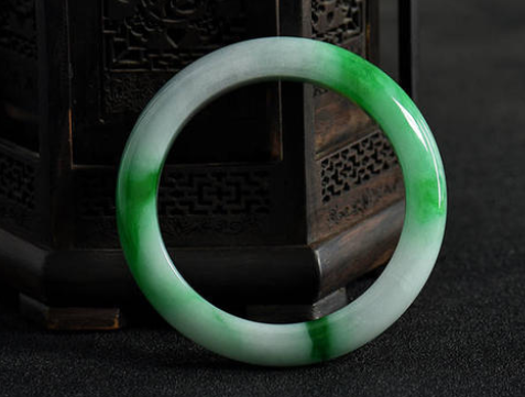 怎么分辨真假翡翠 真假翡翠五大鉴别方法 第1张