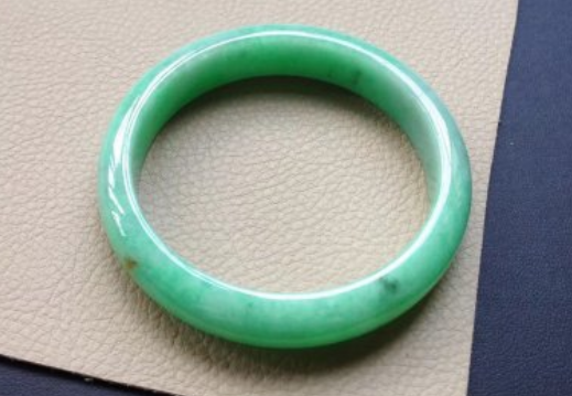 玉和翡翠哪个值钱哪个好   第1张