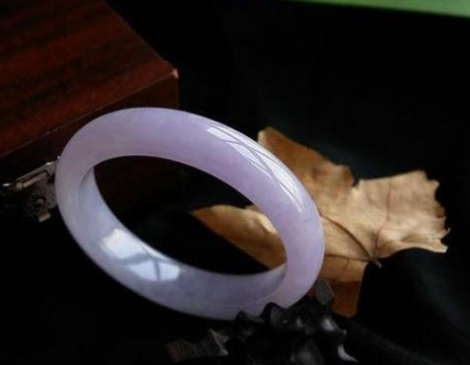 紫罗兰翡翠手镯市场价 紫罗兰翡翠手镯多少钱一个 第2张