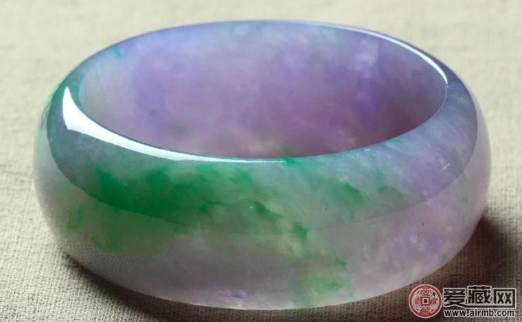 春带彩翡翠应该如何保养 