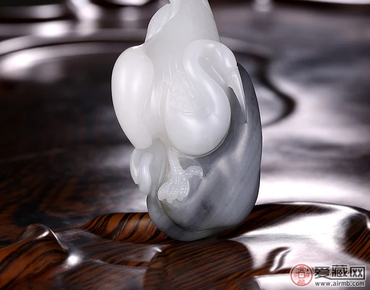 哪些因素会导致青花玉的价格不同 