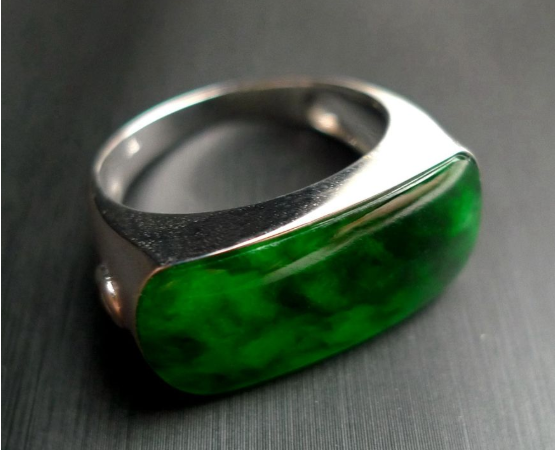 翡翠戒指男款 适合男士的翡翠戒指款式有哪几种   第1张