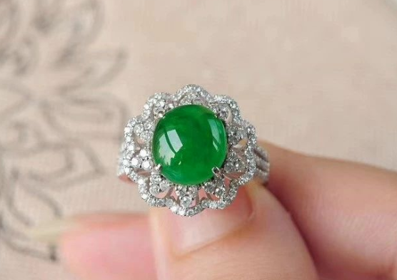 满绿玻璃种翡翠价格 满绿玻璃种翡翠什么价位   第2张