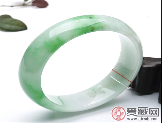 关于冰糯种翡翠手镯批发的问题，你应该知道 