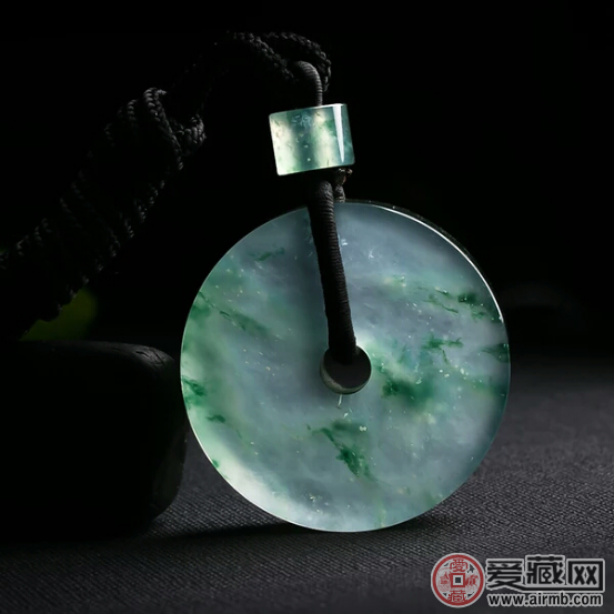 翡翠虽好，但是送礼不能乱送，这几点翡翠禁忌要知道   第1张