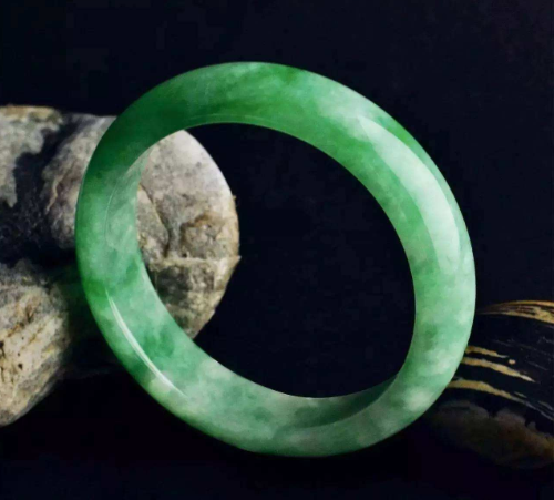 豆种翡翠价格 翡翠豆种有收藏价值吗   第1张