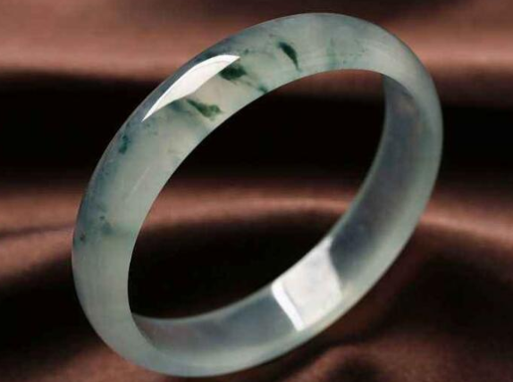 买翡翠哪里好 普通翡翠爱好者去哪里买翡翠好   第1张