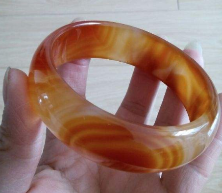 逊克玛瑙手镯价格 逊克玛瑙手镯价格及图片 