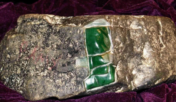 翡翠原石批发报价 翡翠原石价格多少   第1张