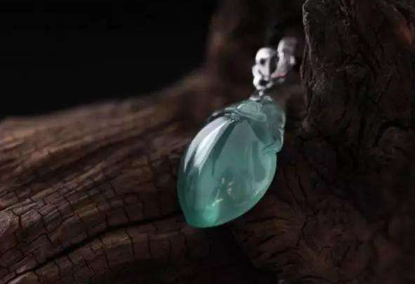 蓝水翡翠好吗 蓝水翡翠怎样为好   第2张