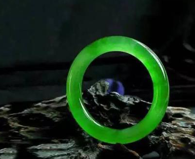 不值得收藏的翡翠和值得收藏投资的翡翠有哪些   第2张