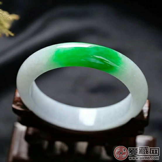 翡翠如何保养?翡翠水洗可以吗?   第1张