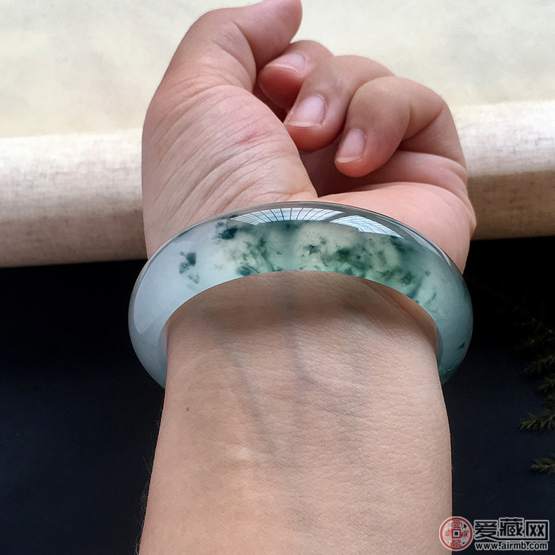 怎么样保养冰种翡翠呢? 