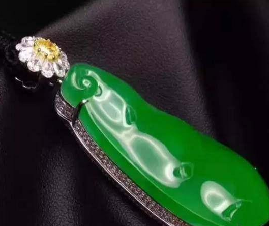 为什么有钱人都买玉，不去投资股市房产？   第8张