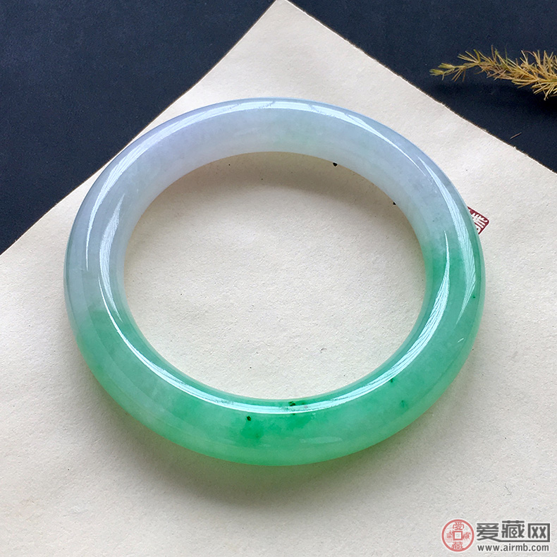 糯种翡翠手镯鉴定 