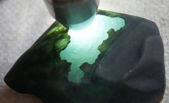 帕敢翡翠原石特点 帕敢翡翠原石有什么特点   第1张