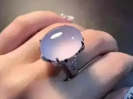 紫罗兰翡翠戒指款式 紫罗兰翡翠戒指价格和图片 第1张