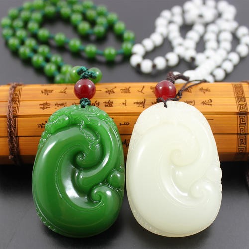 女士玉石吊坠款式图片及价格浅析 该怎么挑选 