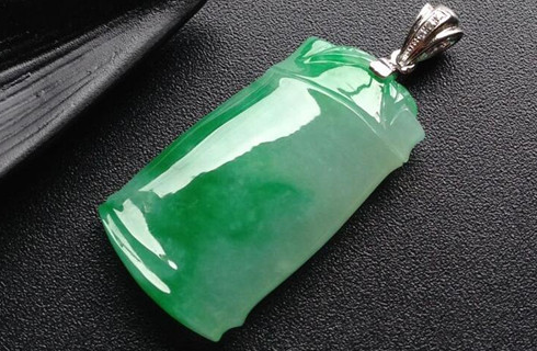 冰糯种翡翠吊坠图片及价格   第2张