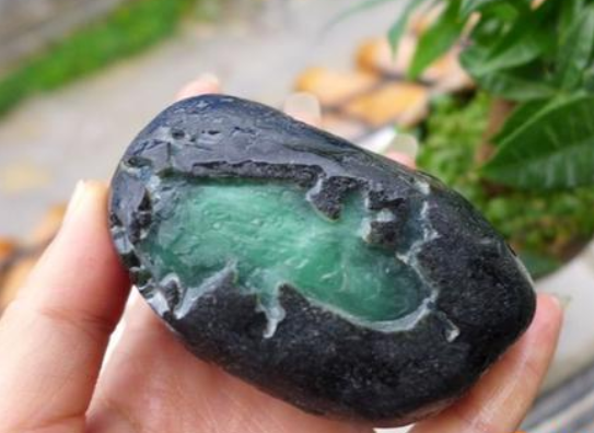 莫湾基翡翠市场价 莫湾基翡翠好不好   第1张