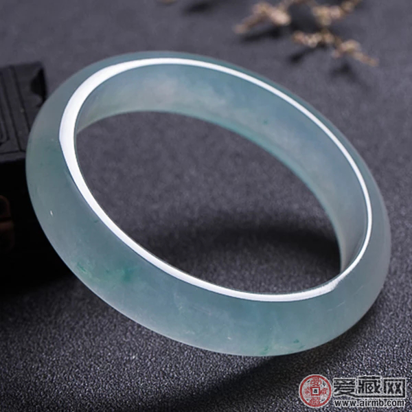 玻璃种翡翠的功效有哪些 