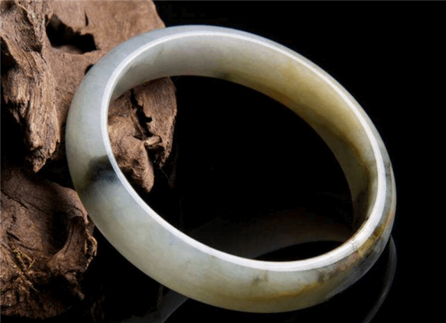 什么颜色的翡翠手镯最值钱？帝王绿和福禄寿难分伯仲！   第3张