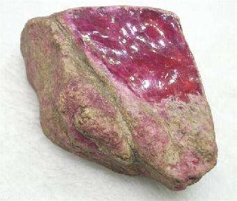 翡翠原石分类 翡翠原石分类及特点   第1张