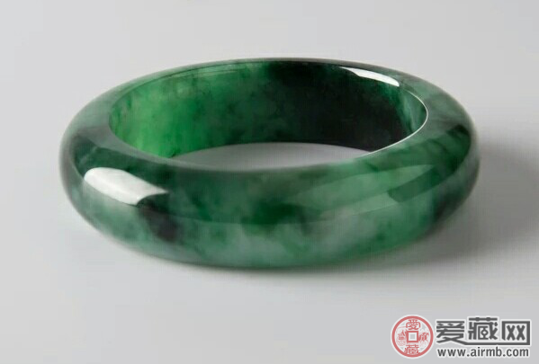 翡翠手镯a货什么价位？翡翠手镯a货如何挑选？   第1张