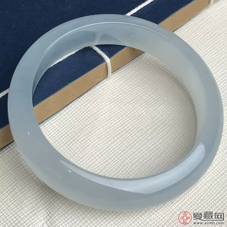 冰种翡翠价格一般多少？什么因素影响它的价格   第1张