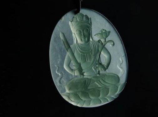 怎样选玉吊坠 选玉吊坠这三点很关键   第2张