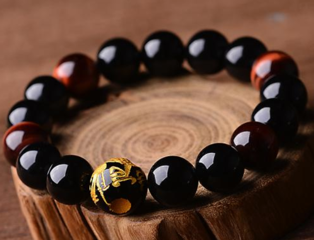 女生戴红玛瑙还是黑玛瑙 红玛瑙和黑玛瑙功效 第2张