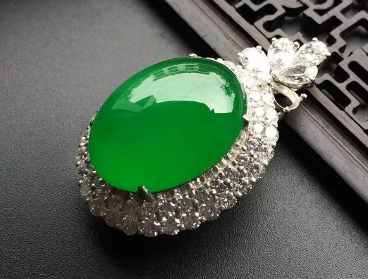 冰种翡翠鉴定方法 什么是真正的冰种翡翠   第1张