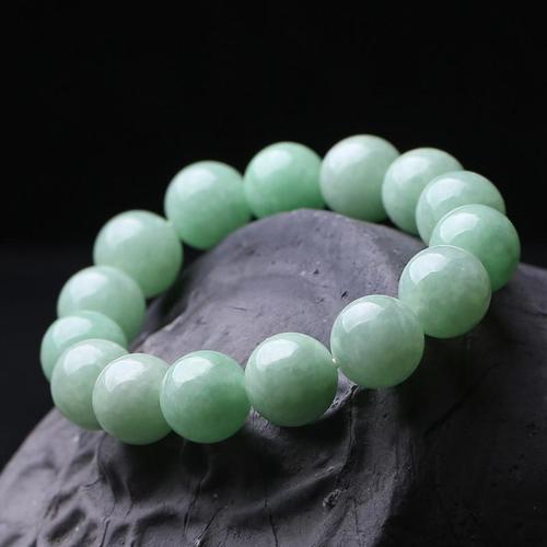 冰糯种翡翠手链二百多是真的吗   第1张