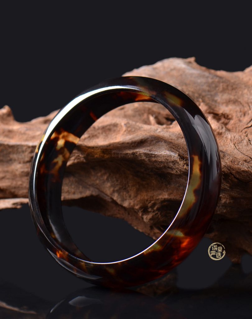 玳瑁什么颜色好 玳瑁怎么挑   第1张