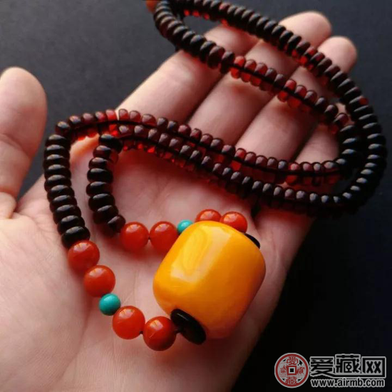 为什么蜜蜡会变色？还会变老？   第3张