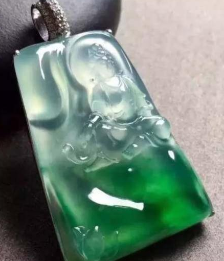 为什么有钱人都买玉，不去投资股市房产？   第7张