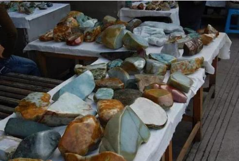 姐告翡翠原石市场 姐告翡翠原石市场在什么地方   第1张