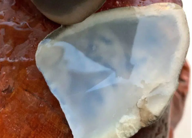 高冰翡翠原石 高冰翡翠原石怎么判断   第1张